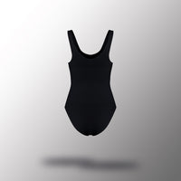 Body gainant sous fond gris